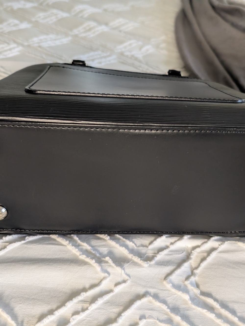 Louis Vuitton Black Epi Leather Handbag - Structured Top Handle - Picture 12 of 17